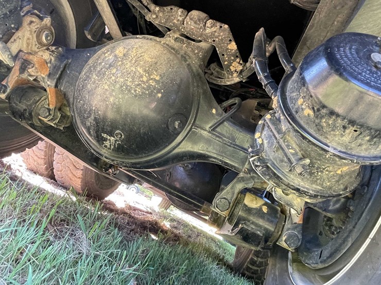 2020-freightliner-m2-106-image-32