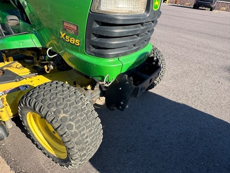 john-deere-x585-image-5