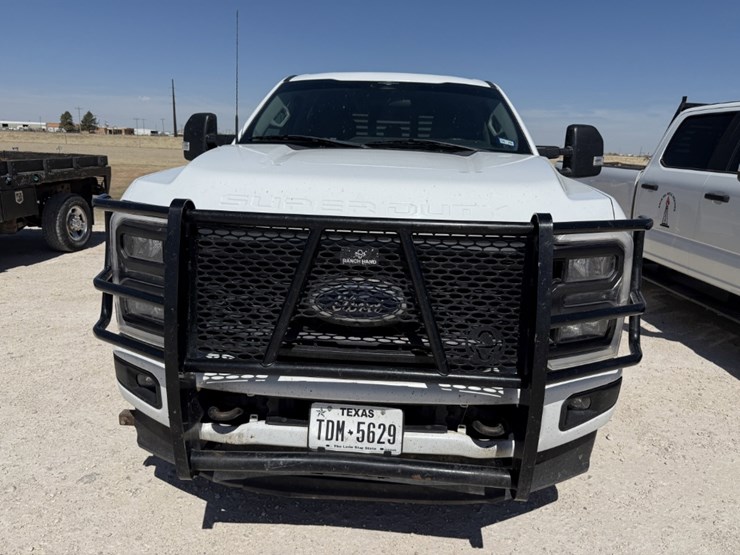 2023-ford-f250-image-2