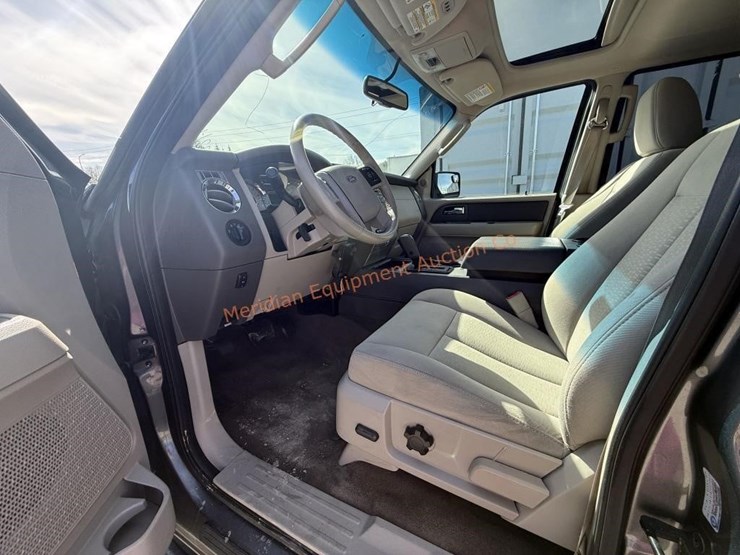 2013-ford-expedition-xlt-image-31