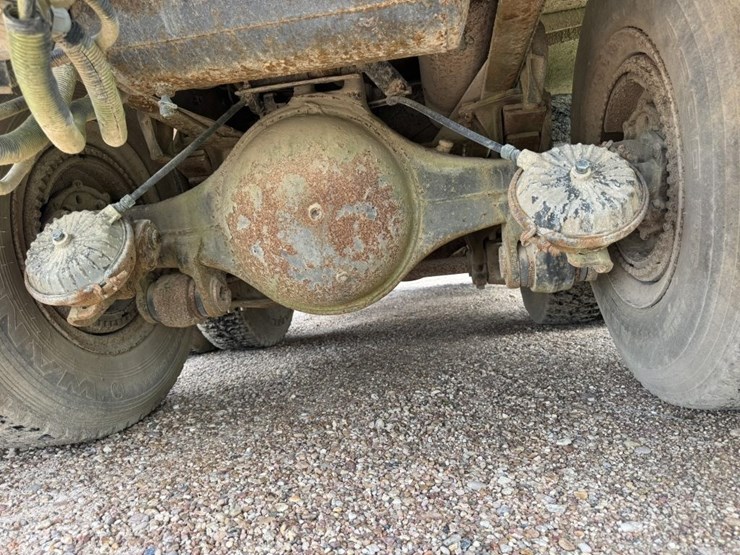 1994-gmc-7000-image-7