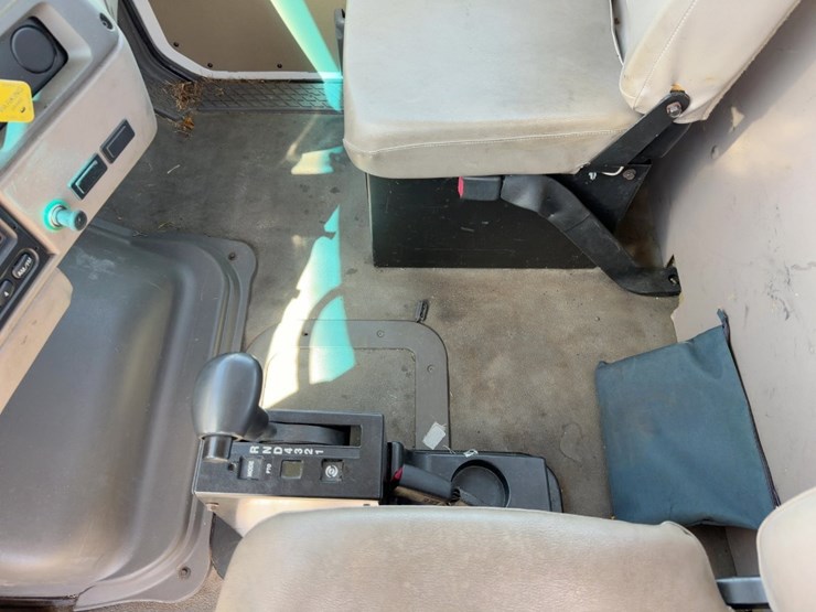 2001-caterpillar-3126-image-25