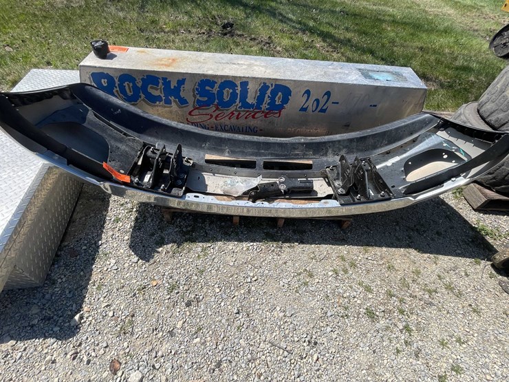 2018-ram-2500-tradesman-image-1