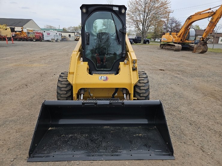 2022-caterpillar-246d3-image-8