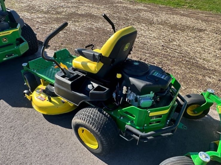 john-deere-z335m-zero-turn-image-2