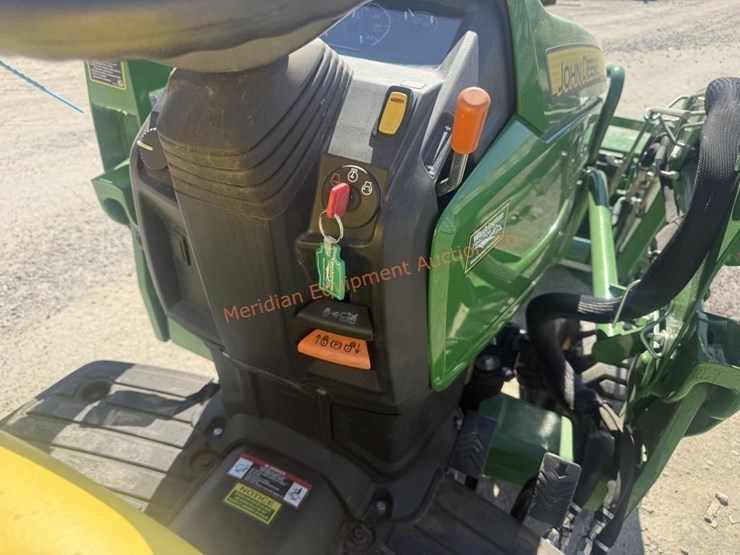john-deere-1025r-image-40