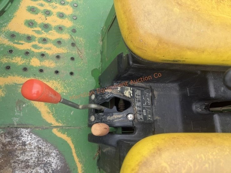 john-deere-gator-image-18