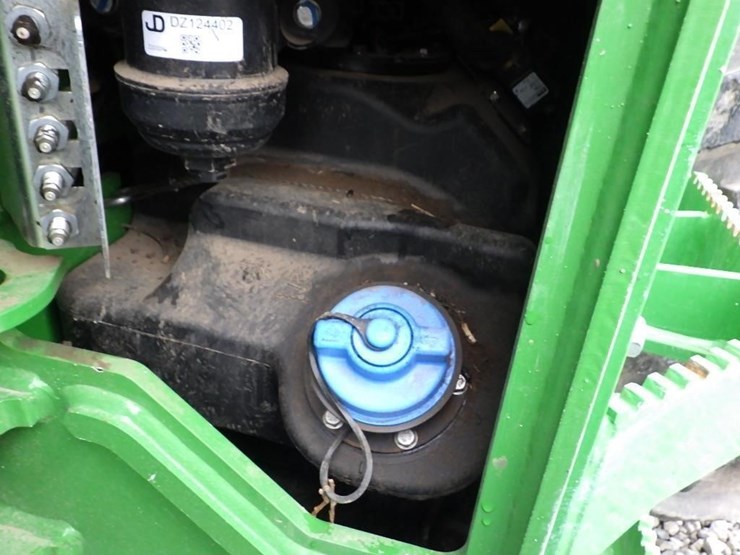 2022-deere-648l-image-43