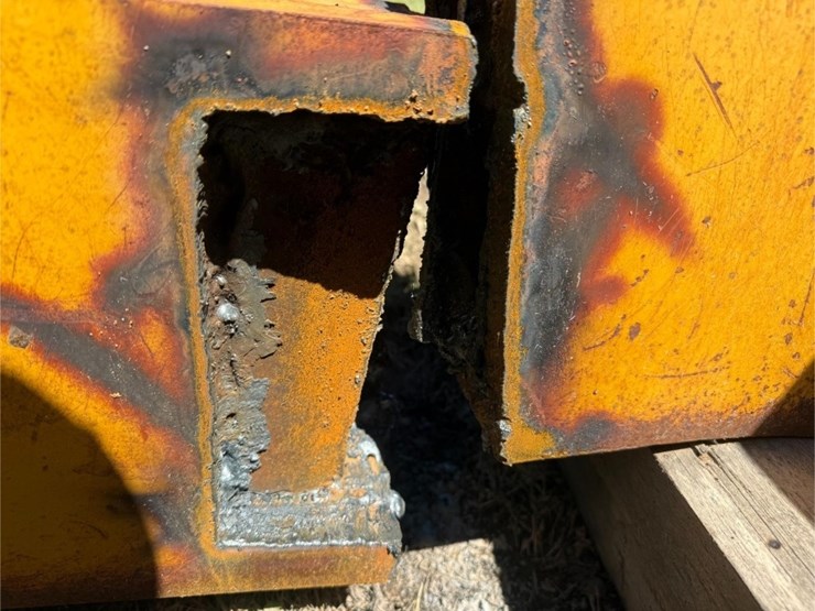 2006-caterpillar-d6n-lgp-image-9