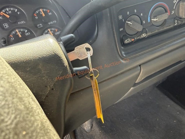 2001-chevrolet-silverado-2500-image-30