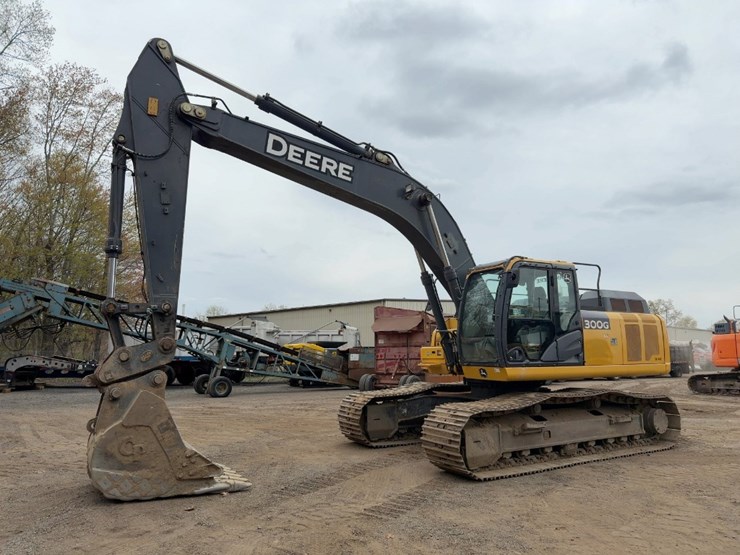 2016-deere-300g-lc-image-1