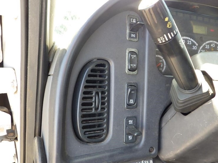 2005-utility-combo-image-49