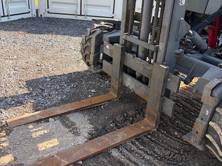 2018-moffett-m8-55.4-image-6