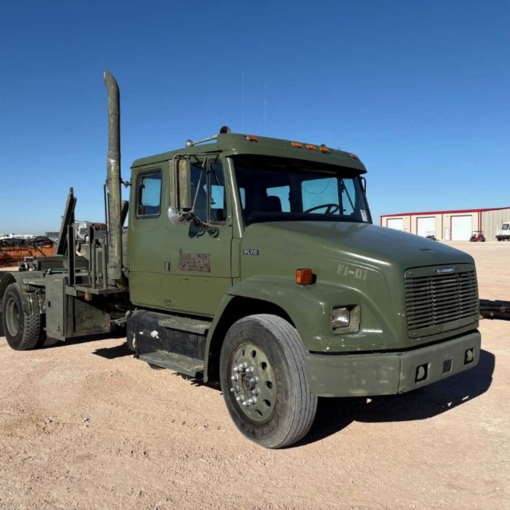 2001 FREIGHTLINER FL70