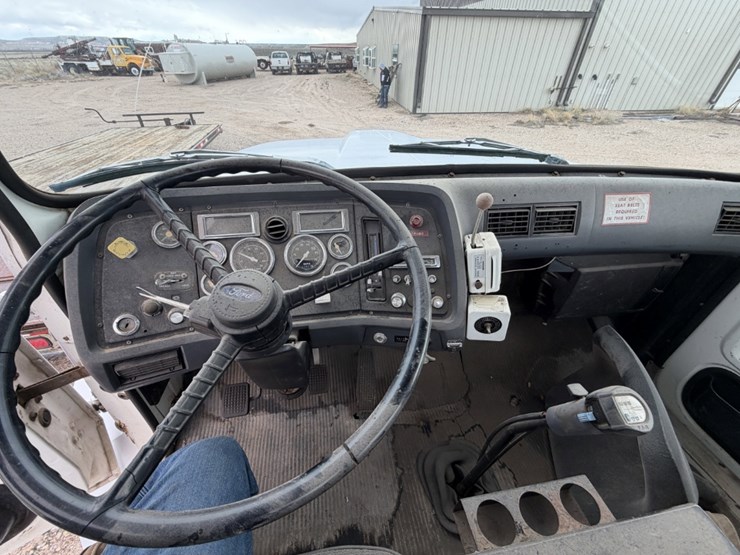 1990-ford-l8000-image-7