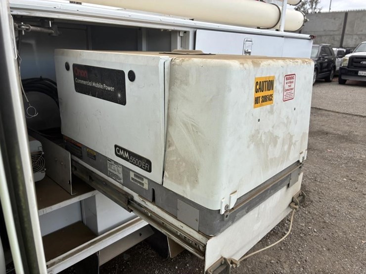 2004-chevrolet-silverado-2500hd-image-13