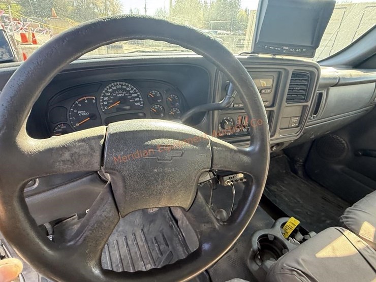 2005-chevrolet-silverado-3500-image-39