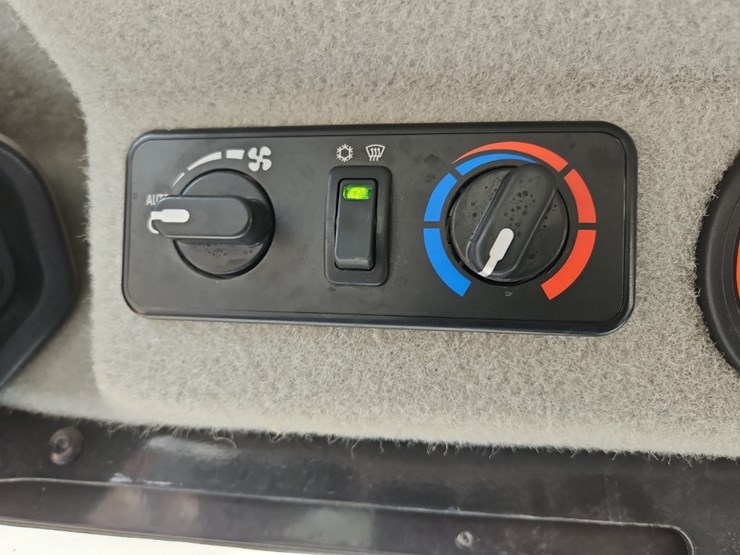 2023-bobcat-s76-image-25