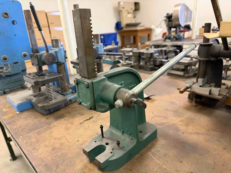 dake-hand-press-image-3