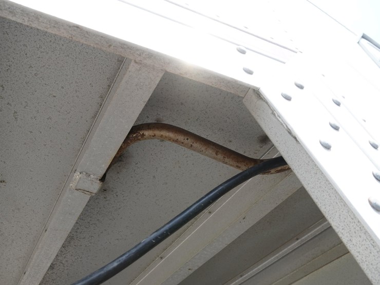 #142-•-1999-exiss-3-slant-aluminum-6-horse-capacity-trailer-image-17