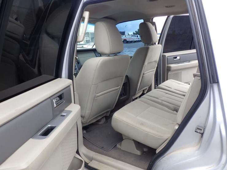 2013-ford-expedition-image-7