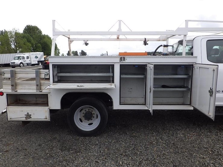 2020-ford-f550-image-12