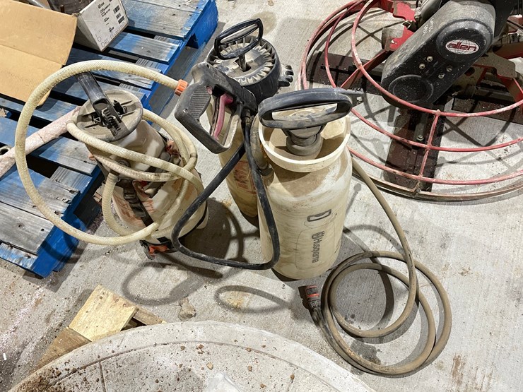 #5036-•-(3)-hand-pump-sprayers-image-3