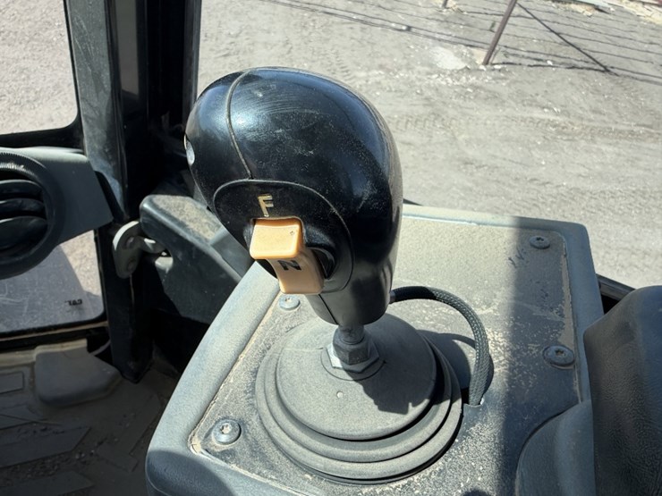 2007-caterpillar-928g-image-16