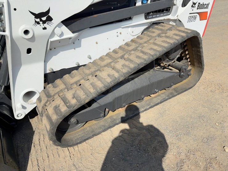 2020-bobcat-t870-image-17