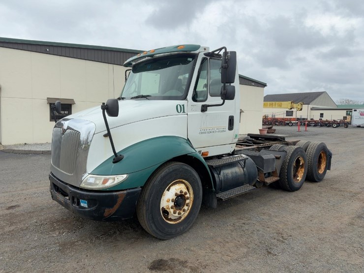2005-international-8600-image-1