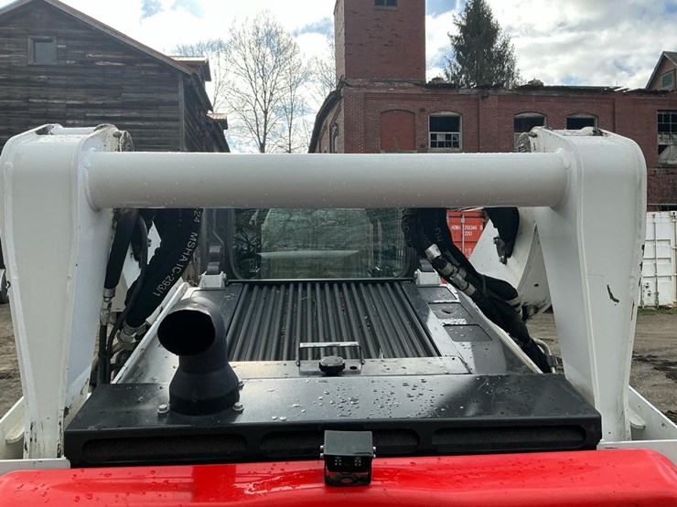 2024-bobcat-t770-image-55