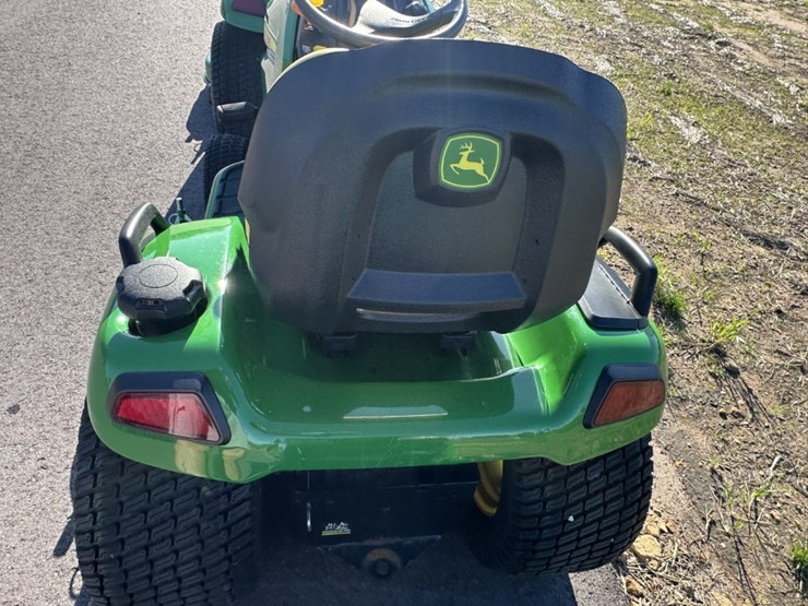 2024-john-deere-x570-image-8