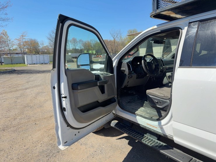 2017-ford-f550-xlt-image-17