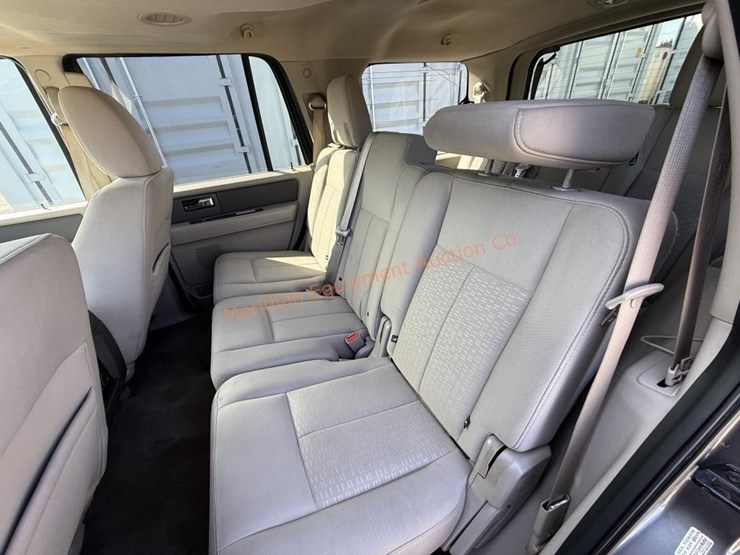 2013-ford-expedition-xlt-image-22