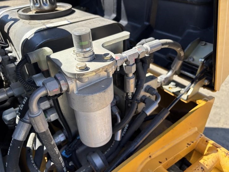 2018-volvo-dd25b-image-41