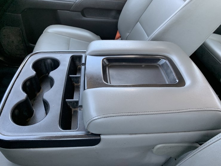 2022-chevrolet-silverado-6500hd-image-13