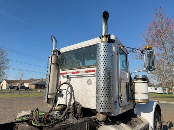 2007-peterbilt-378-image-13