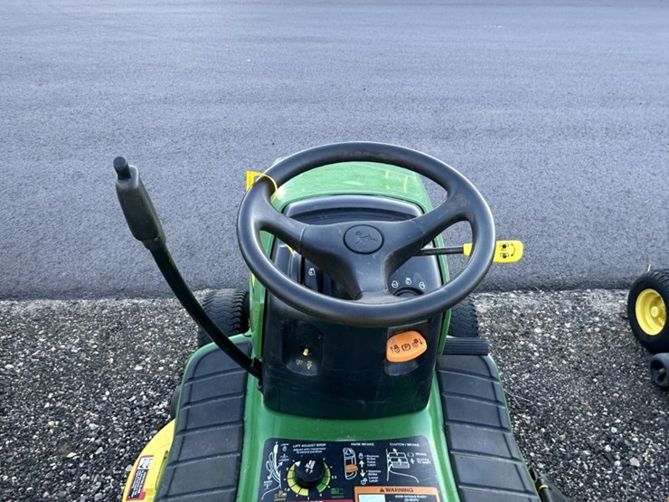 john-deere-lt133-image-8