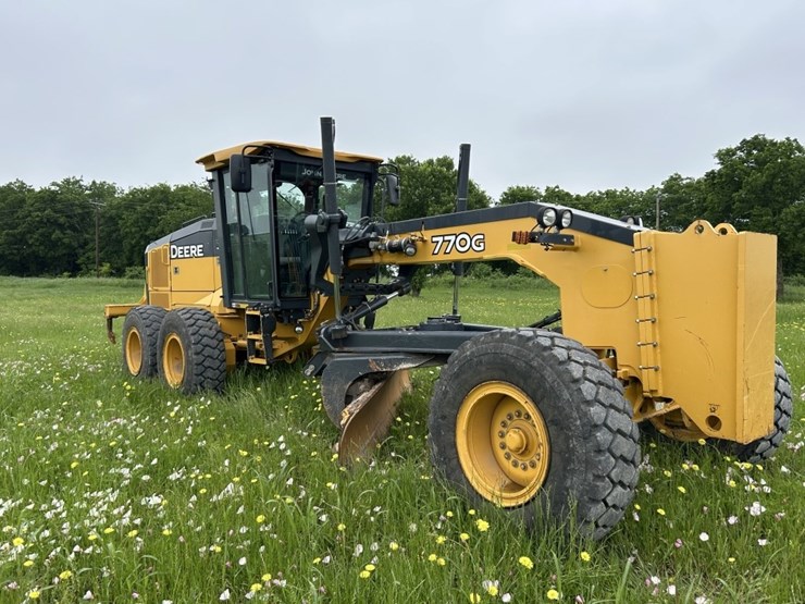 2018-deere-770g-image-2