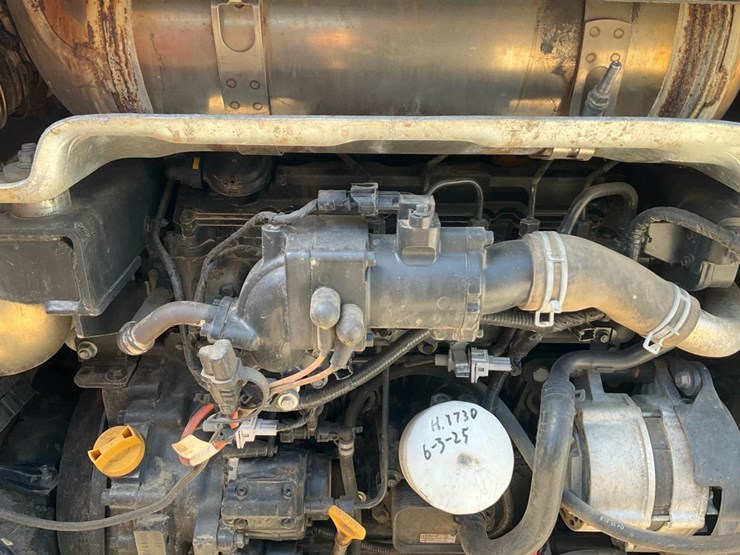 2021-bobcat-t870-image-41