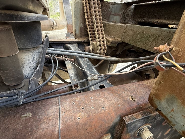 1999-mack-ch613-image-13