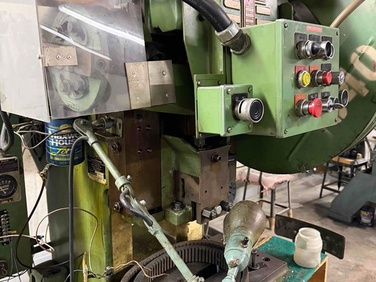 v&o-15-ton-vertical-press-image-8