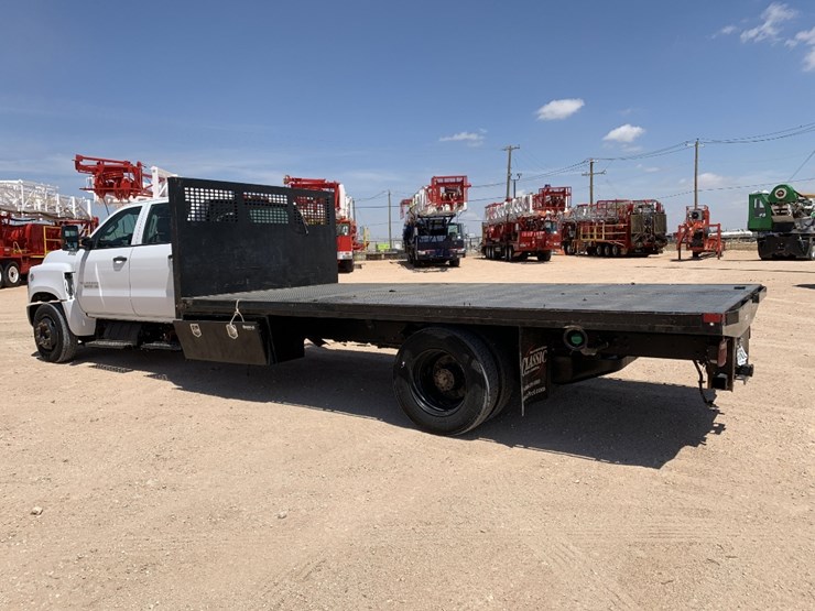2022-chevrolet-silverado-6500hd-image-2