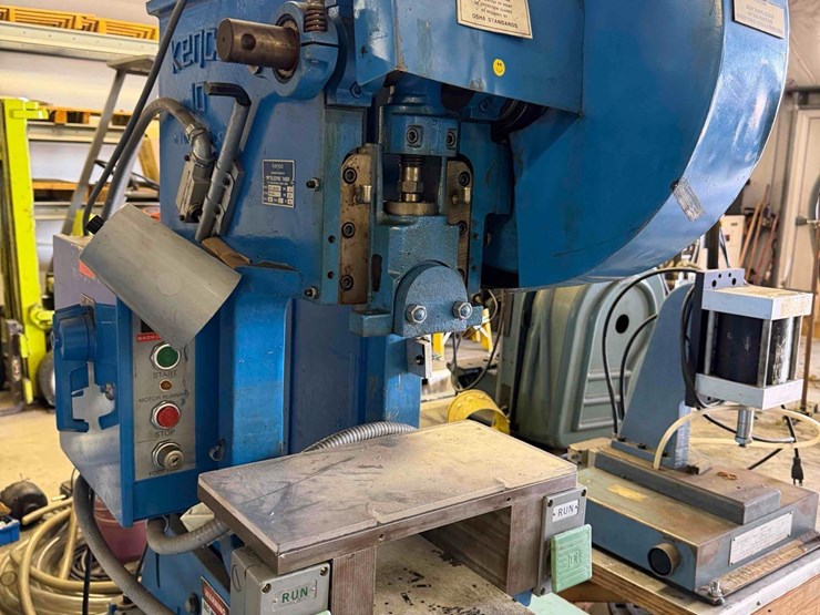 kenco-10-vertical-press-image-1