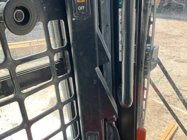 2021-bobcat-t870-image-72