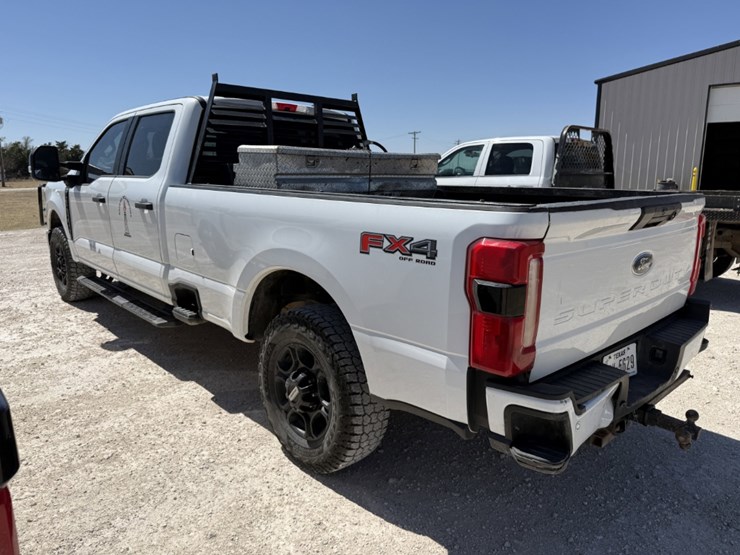 2023-ford-f250-image-8