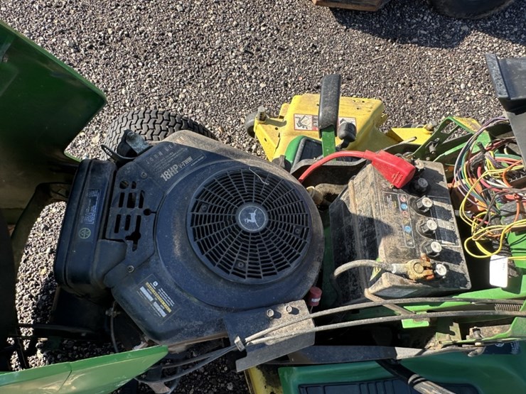 john-deere-gt235-image-10