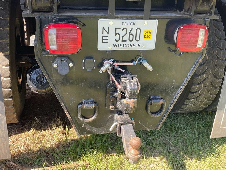 2020-freightliner-m2-106-image-28