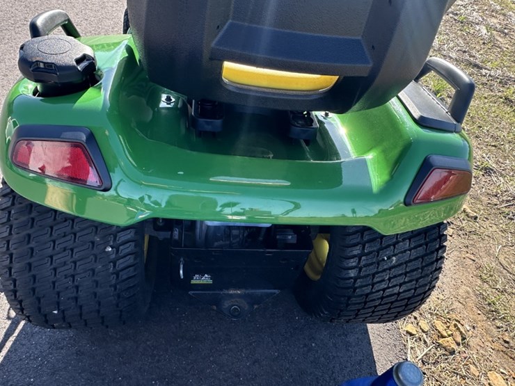 2024-john-deere-x570-image-7