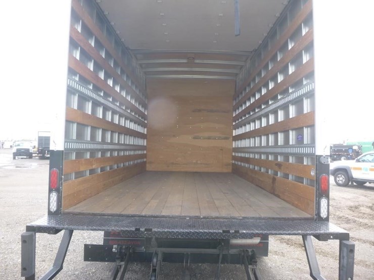 2022-ford-f450-xl-image-10